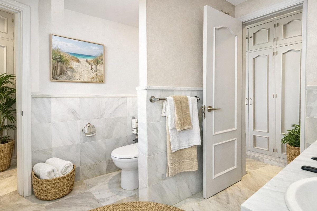 2 Bed Apartment for sale in Selwo Costa Del Sol, Málaga, Spain