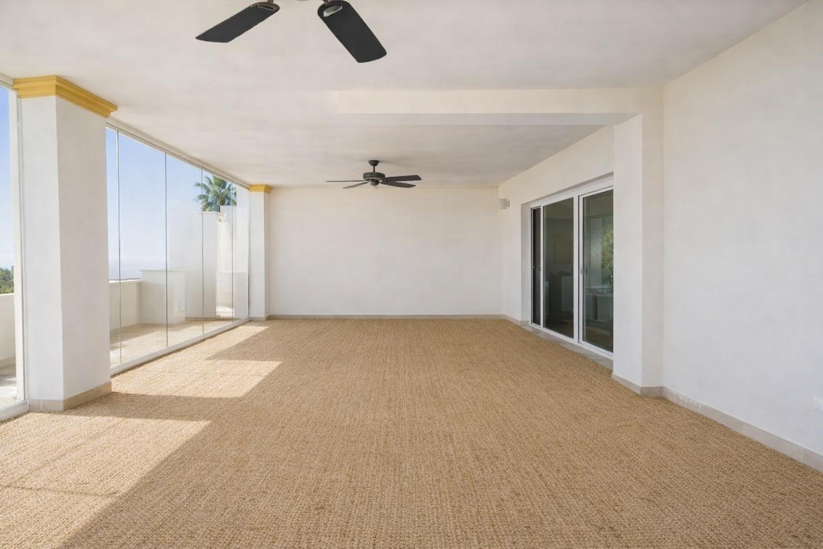 2 Bed Apartment for sale in Selwo Costa Del Sol, Málaga, Spain