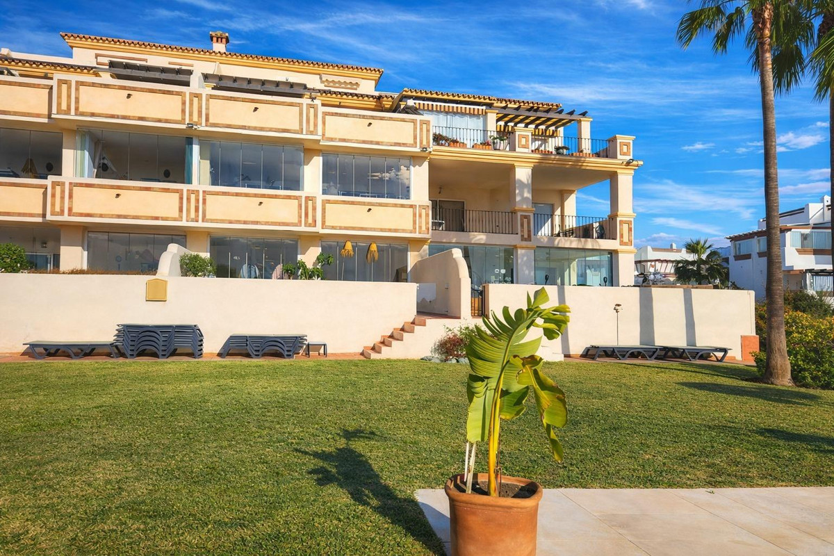 2 Bed Apartment for sale in Selwo Costa Del Sol, Málaga, Spain