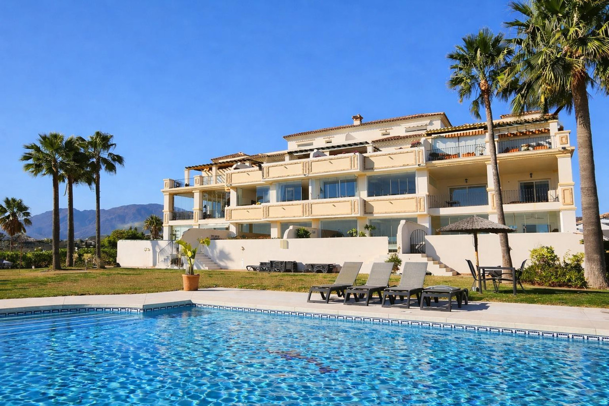 2 Bed Apartment for sale in Selwo Costa Del Sol, Málaga, Spain