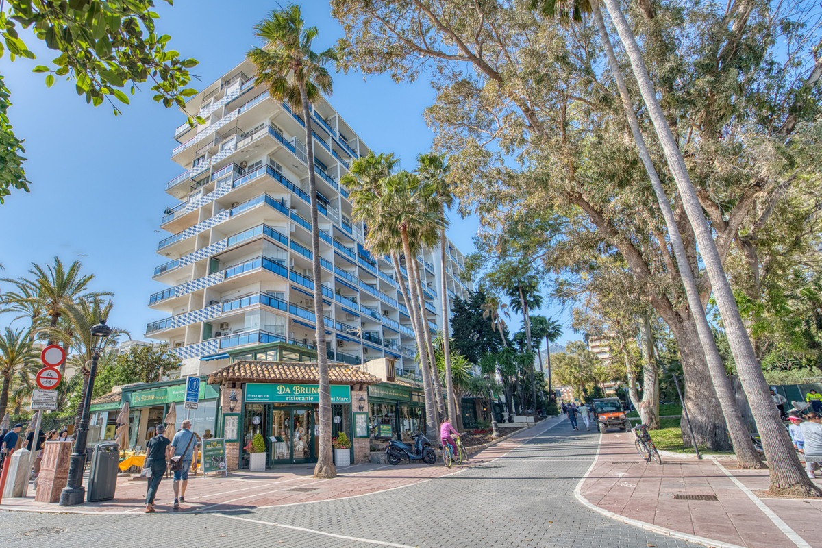 1 Bed Apartment for sale in Marbella Costa Del Sol, Málaga, Spain