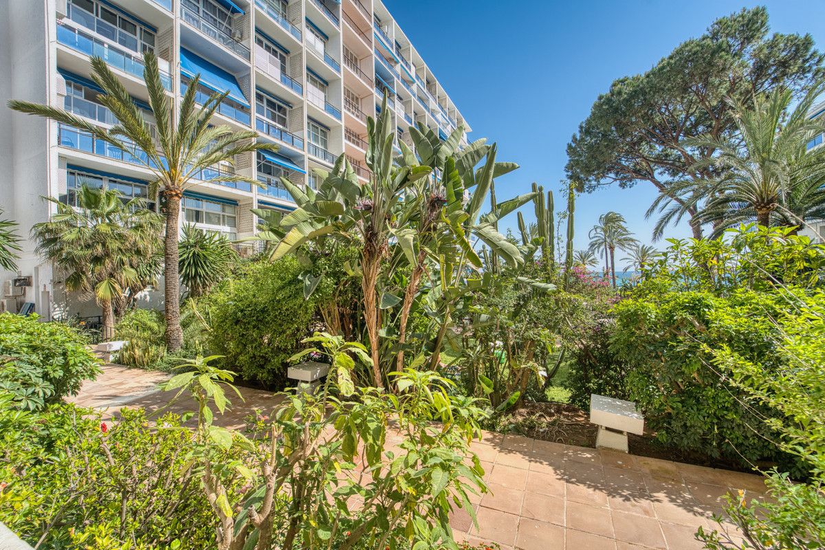 1 Bed Apartment for sale in Marbella Costa Del Sol, Málaga, Spain