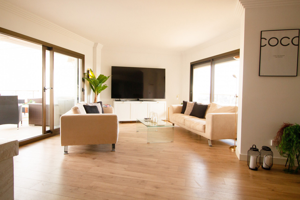 2 Bed Apartment for sale in Estepona Costa Del Sol, Málaga, Spain