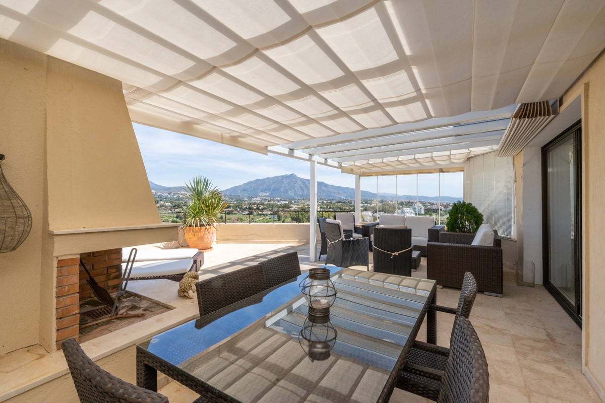 2 Bed Apartment for sale in Estepona Costa Del Sol, Málaga, Spain