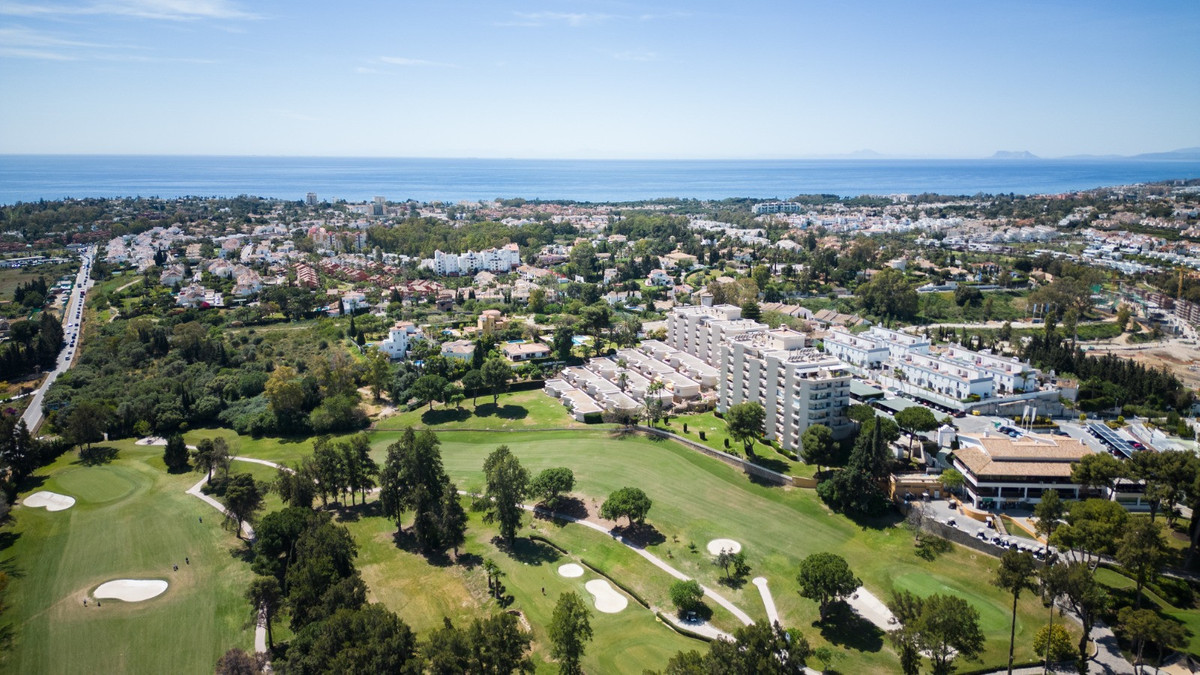2 Bed Apartment for sale in Estepona Costa Del Sol, Málaga, Spain