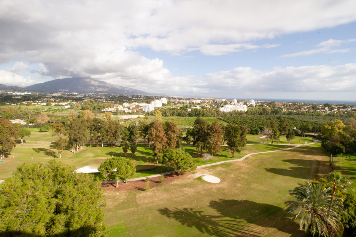 2 Bed Apartment for sale in Estepona Costa Del Sol, Málaga, Spain