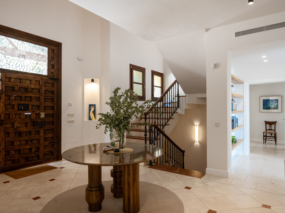 Se vende Villa - Chalet de 5 dormitorios en Costa Del Sol, Málaga, España