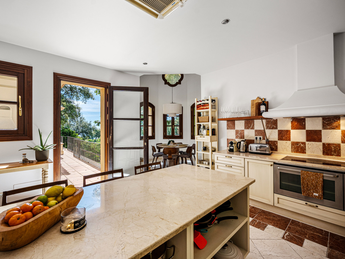 Se vende Villa - Chalet de 5 dormitorios en Costa Del Sol, Málaga, España