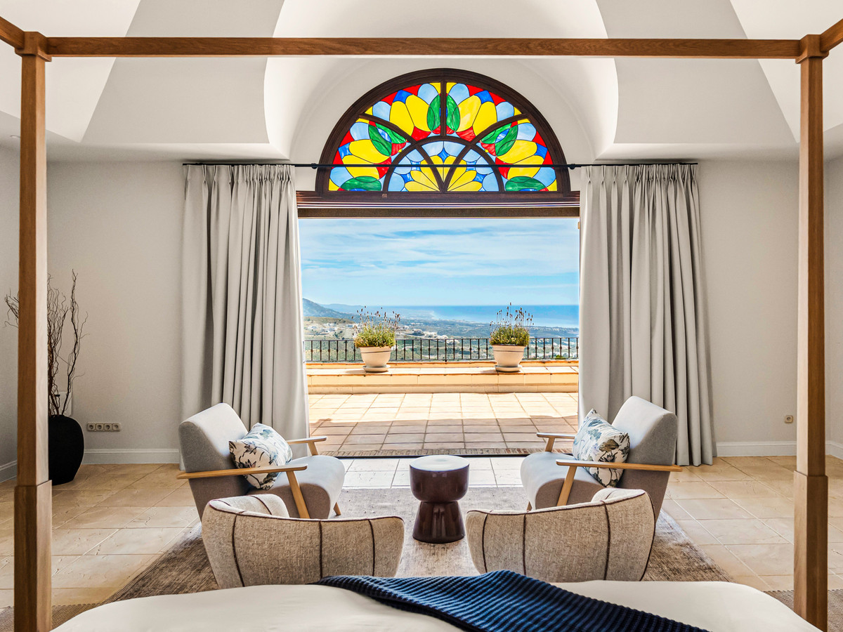 Se vende Villa - Chalet de 5 dormitorios en Costa Del Sol, Málaga, España