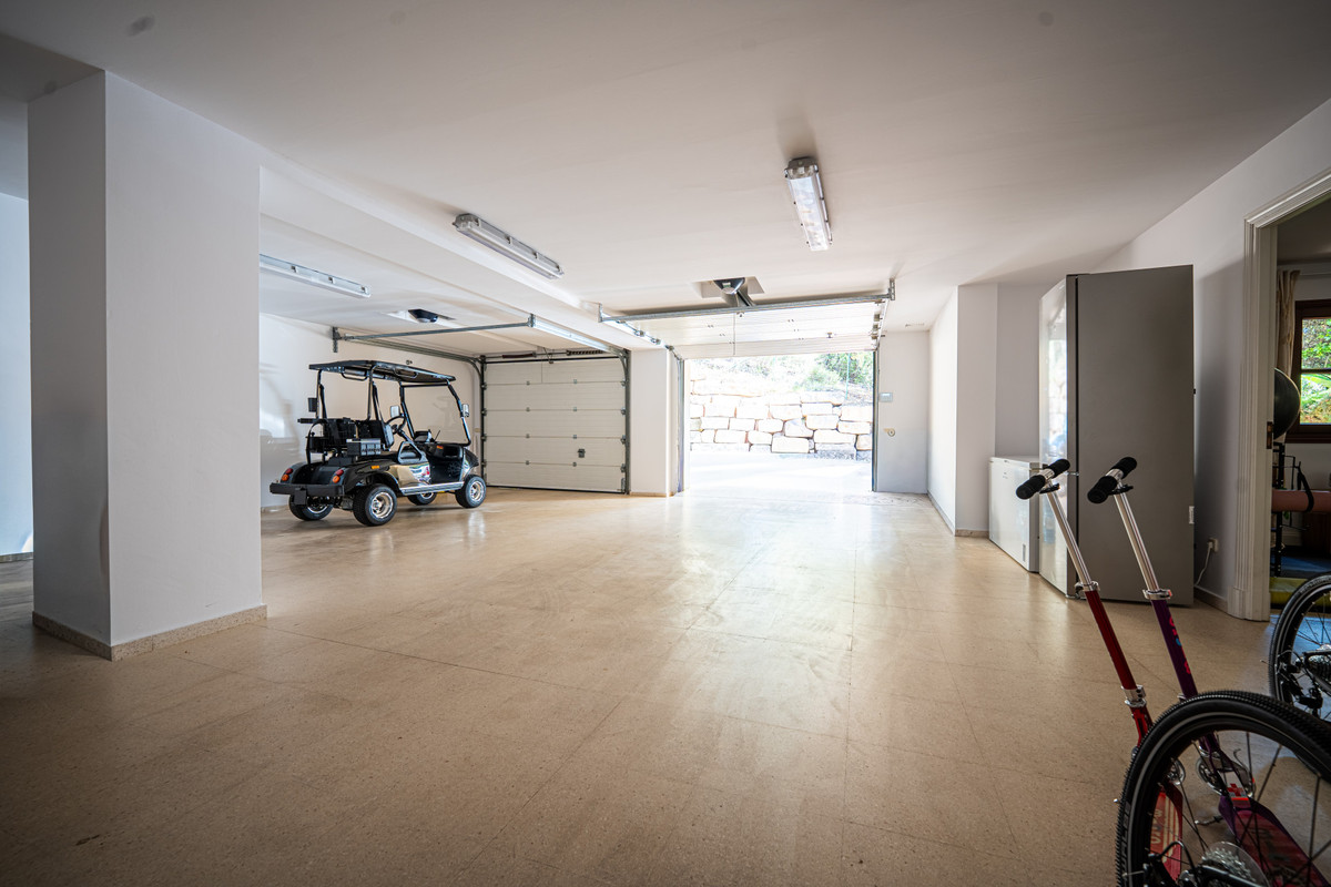Se vende Villa - Chalet de 5 dormitorios en Costa Del Sol, Málaga, España