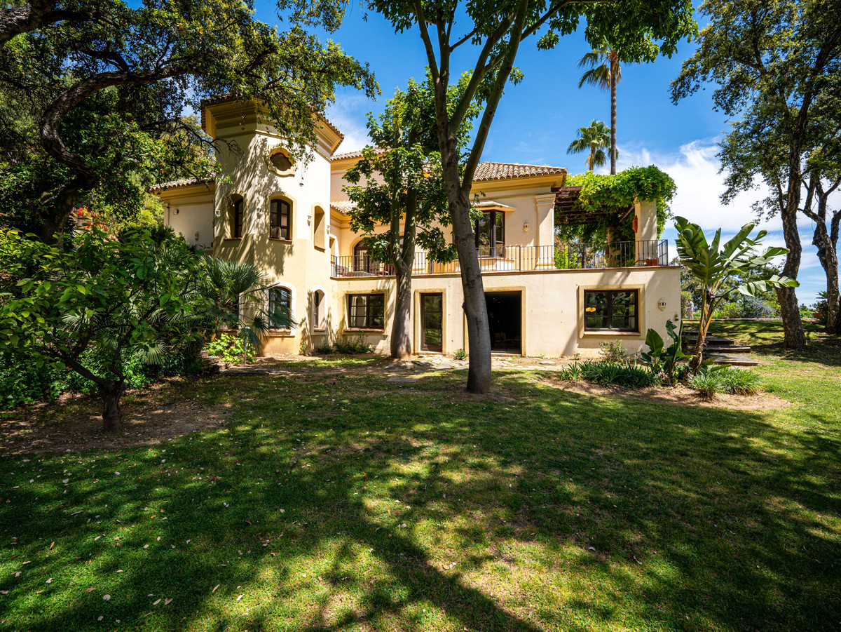 Se vende Villa - Chalet de 5 dormitorios en Costa Del Sol, Málaga, España