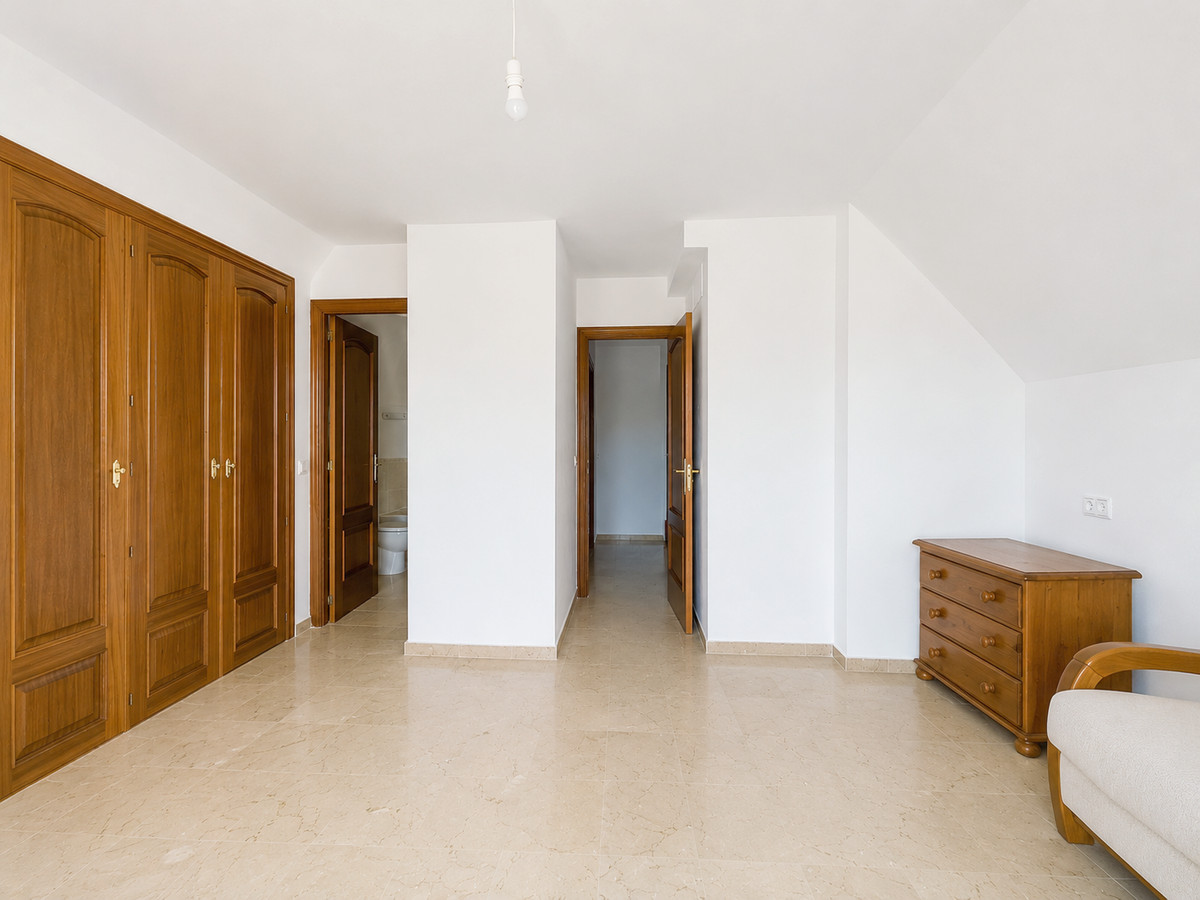3 Bed Apartment for sale in Casares Costa Del Sol, Málaga, Spain