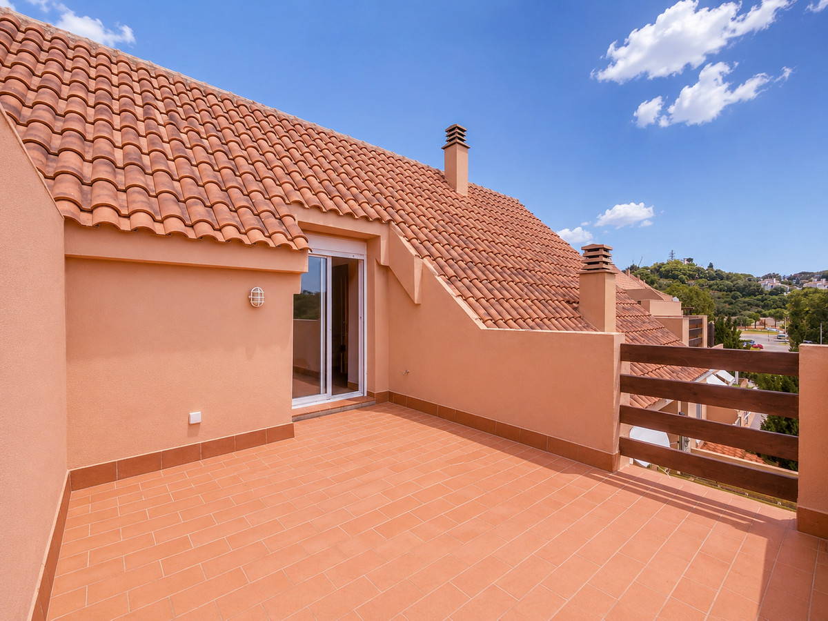 3 Bed Apartment for sale in Casares Costa Del Sol, Málaga, Spain