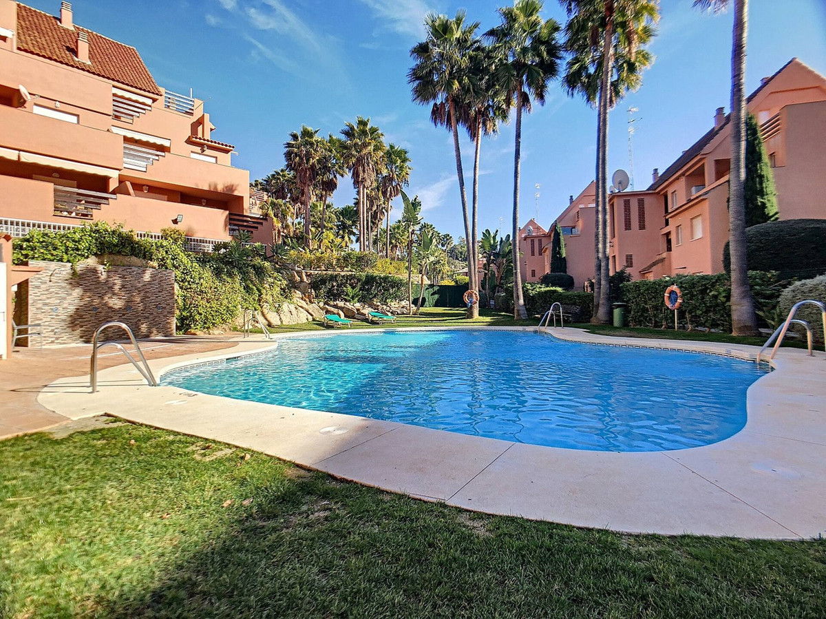 3 Bed Apartment for sale in Casares Costa Del Sol, Málaga, Spain