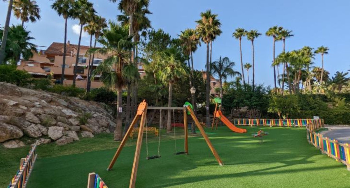 3 Bed Apartment for sale in Casares Costa Del Sol, Málaga, Spain