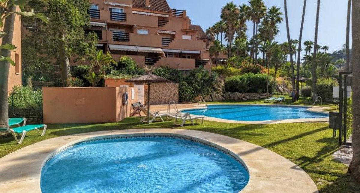 3 Bed Apartment for sale in Casares Costa Del Sol, Málaga, Spain