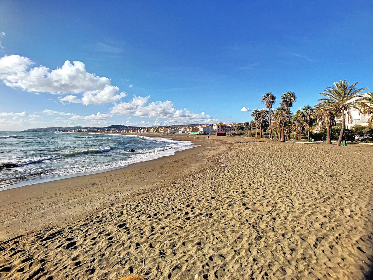 3 Bed Apartment for sale in Casares Costa Del Sol, Málaga, Spain
