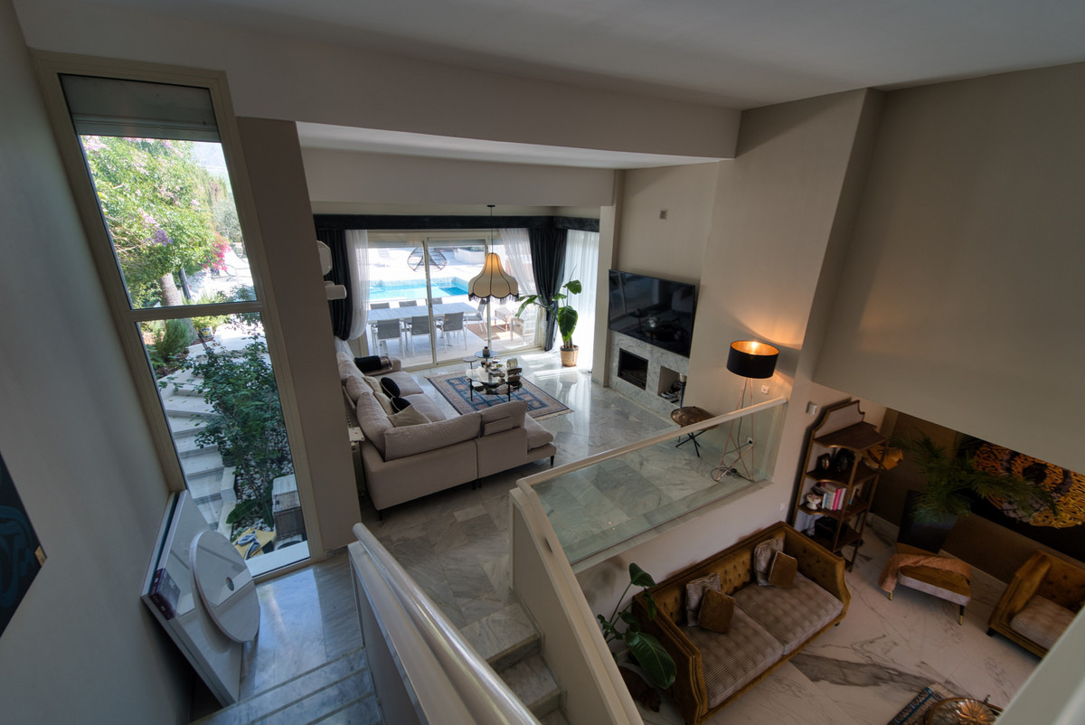 5 Bed Townhouse for sale in Benahavís Costa Del Sol, Málaga, Spain