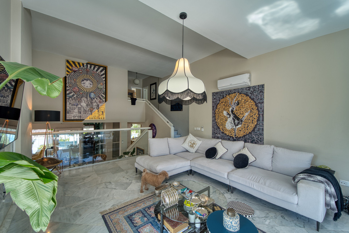 5 Bed Townhouse for sale in Benahavís Costa Del Sol, Málaga, Spain
