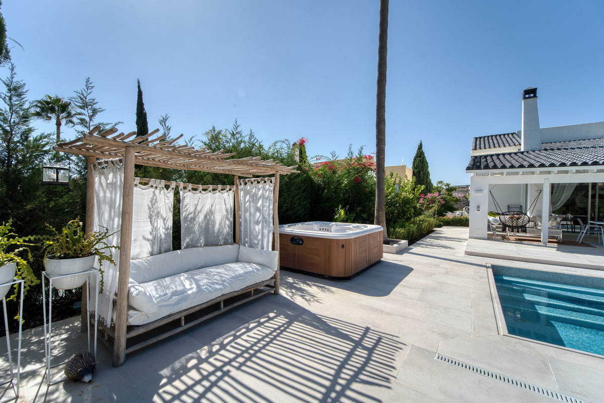 5 Bed Townhouse for sale in Benahavís Costa Del Sol, Málaga, Spain
