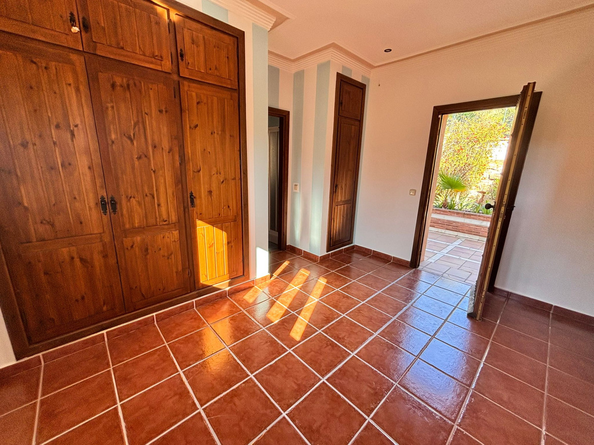 5 Bed Townhouse for sale in Estepona Costa Del Sol, Málaga, Spain