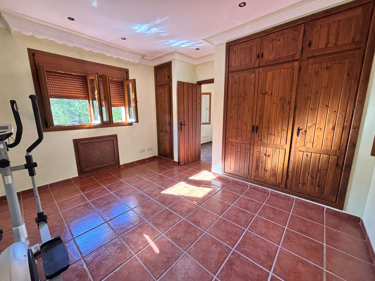 5 Bed Townhouse for sale in Estepona Costa Del Sol, Málaga, Spain