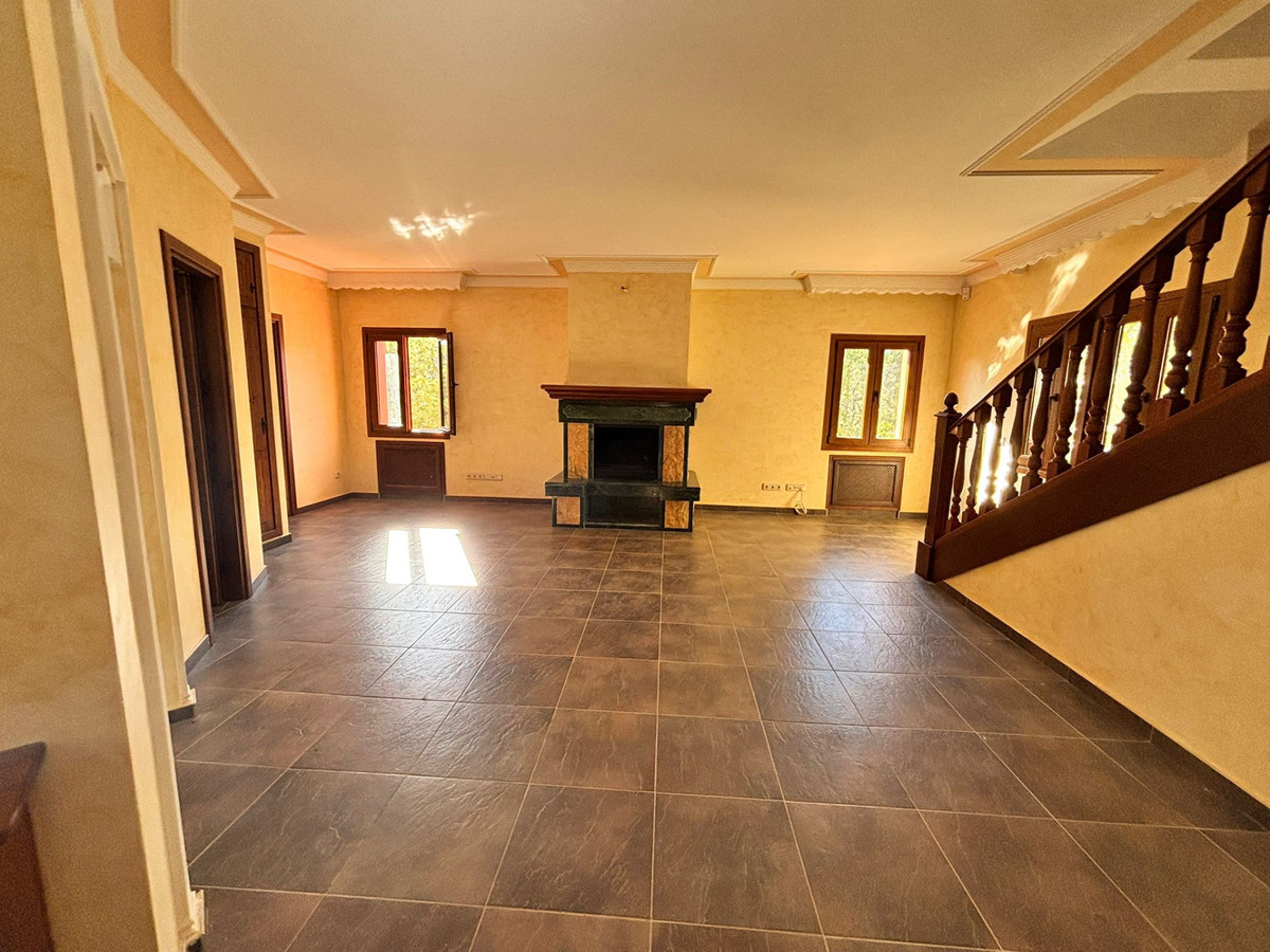 5 Bed Townhouse for sale in Estepona Costa Del Sol, Málaga, Spain