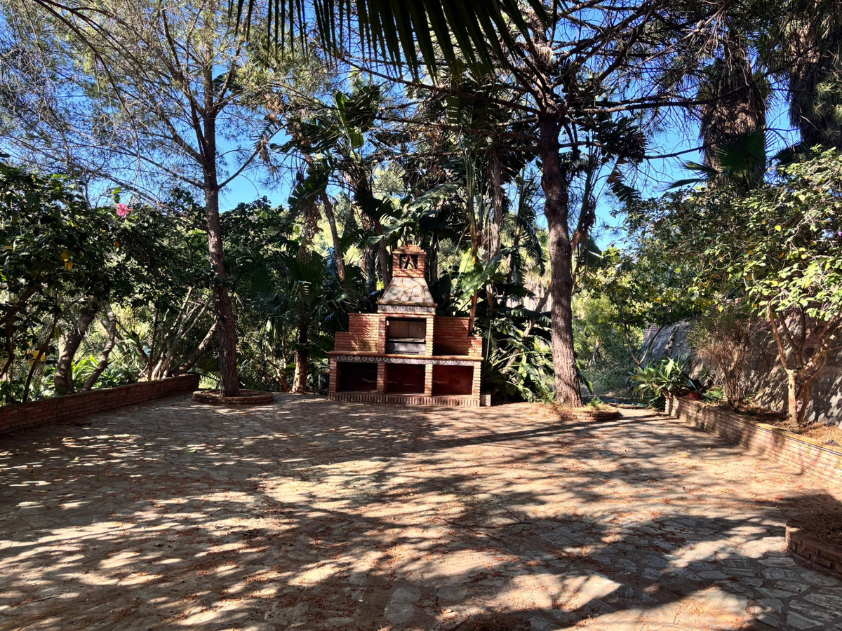 5 Bed Townhouse for sale in Estepona Costa Del Sol, Málaga, Spain