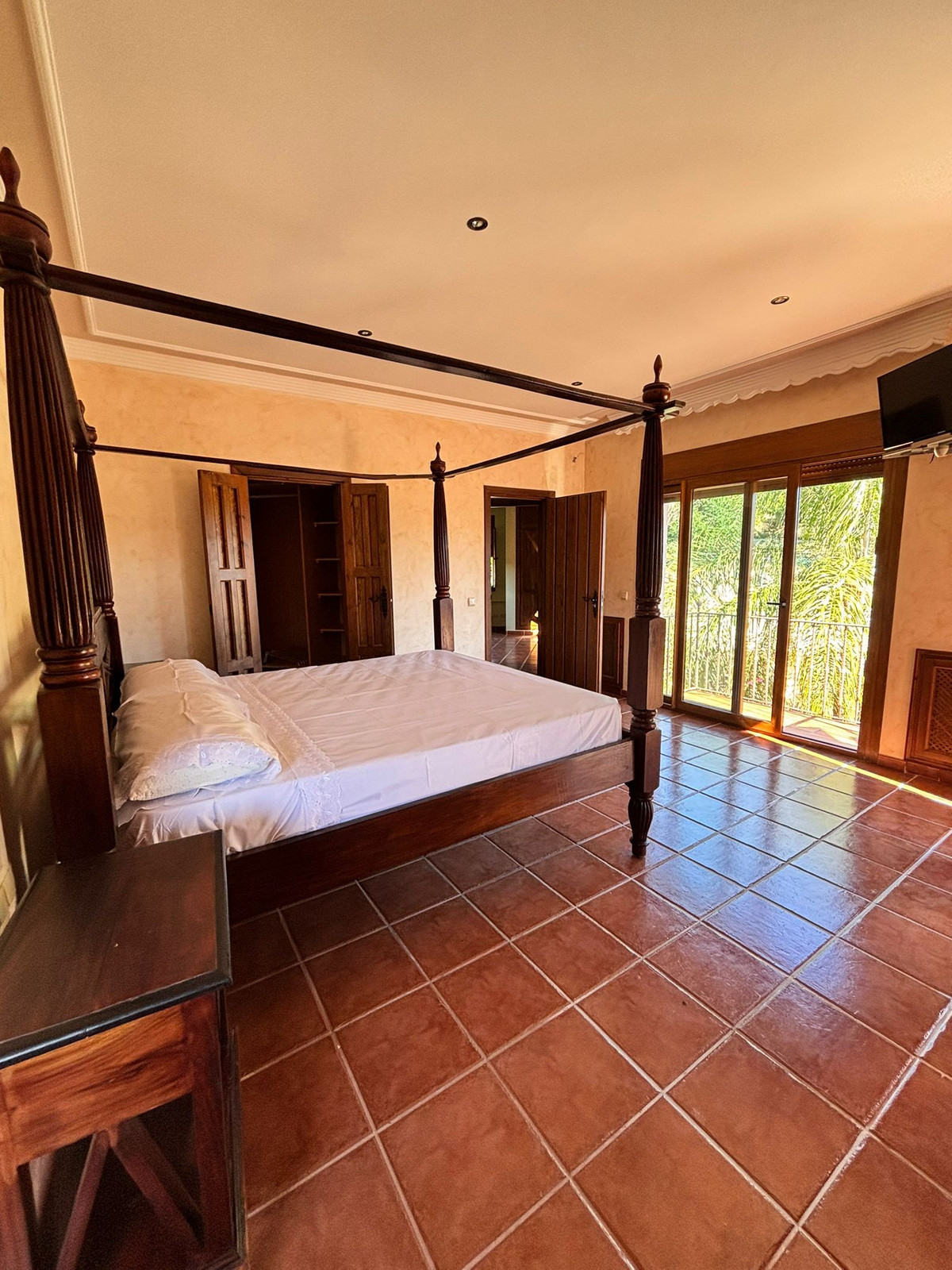 5 Bed Townhouse for sale in Estepona Costa Del Sol, Málaga, Spain