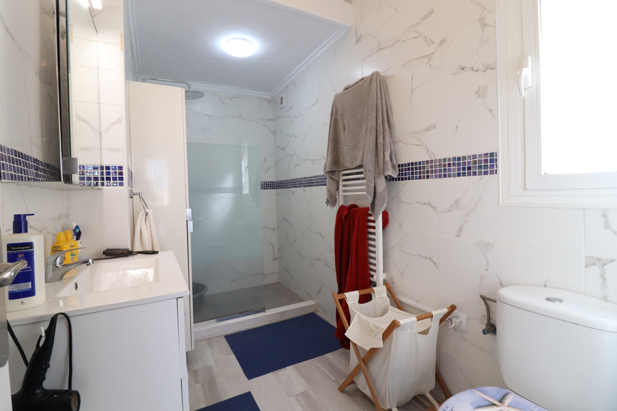 Se vende Villa - Chalet de 3 dormitorios en Costa Blanca, Alicante, España