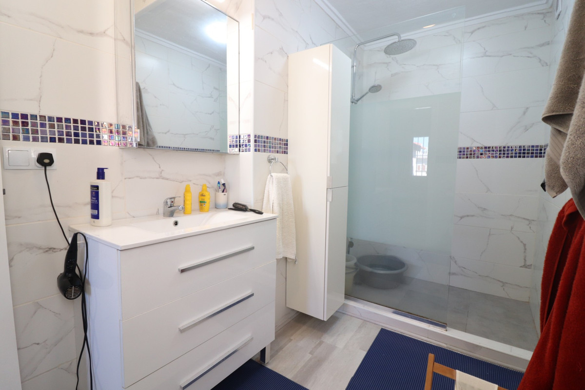 Se vende Villa - Chalet de 3 dormitorios en Costa Blanca, Alicante, España