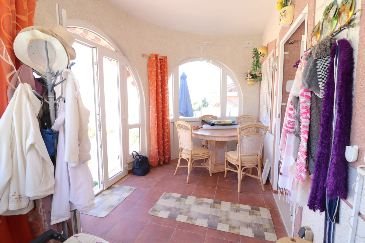 Se vende Villa - Chalet de 3 dormitorios en Costa Blanca, Alicante, España