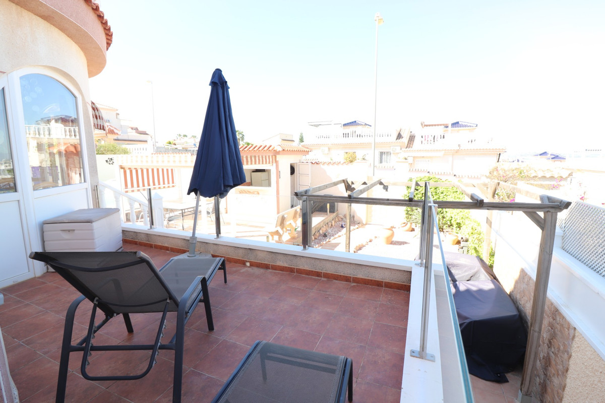Se vende Villa - Chalet de 3 dormitorios en Costa Blanca, Alicante, España