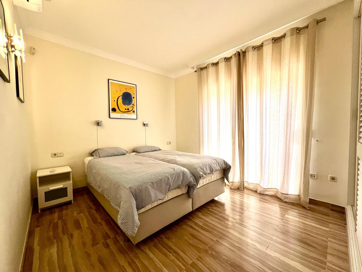 4 Bed Apartment for sale in Marbella Costa Del Sol, Málaga, Spain