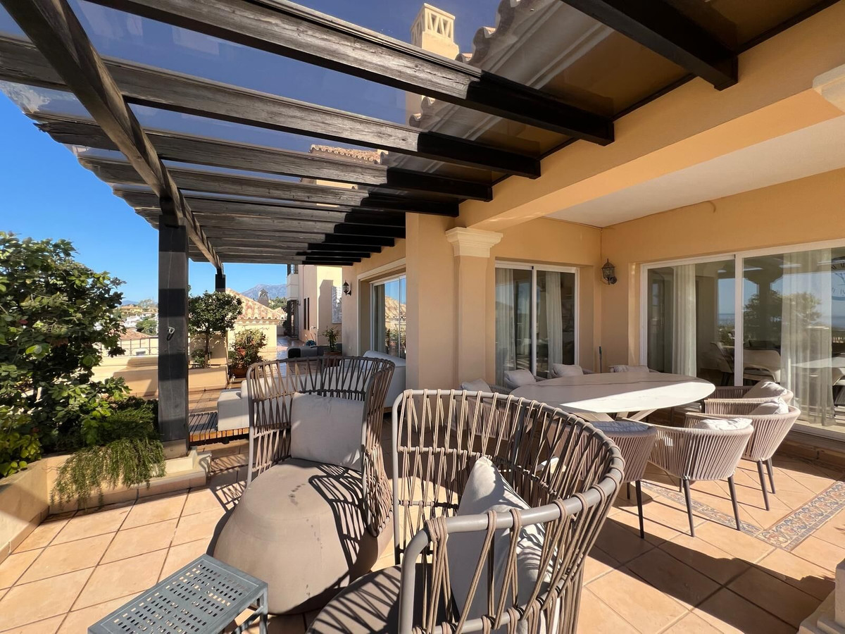 4 Bed Apartment for sale in Marbella Costa Del Sol, Málaga, Spain