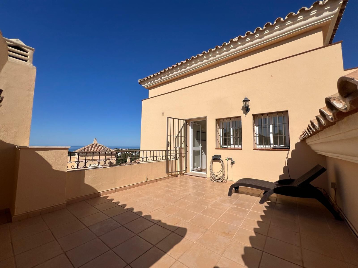 4 Bed Apartment for sale in Marbella Costa Del Sol, Málaga, Spain