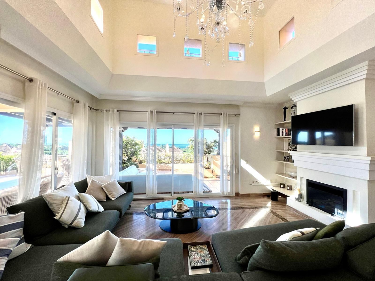 4 Bed Apartment for sale in Marbella Costa Del Sol, Málaga, Spain