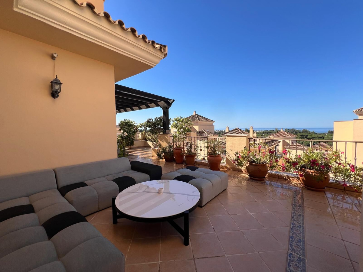 4 Bed Apartment for sale in Marbella Costa Del Sol, Málaga, Spain