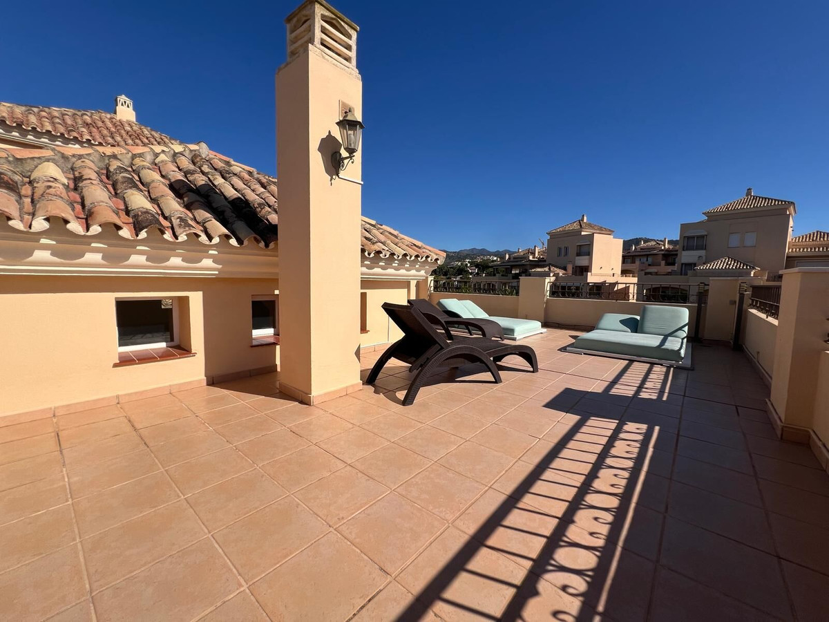 4 Bed Apartment for sale in Marbella Costa Del Sol, Málaga, Spain