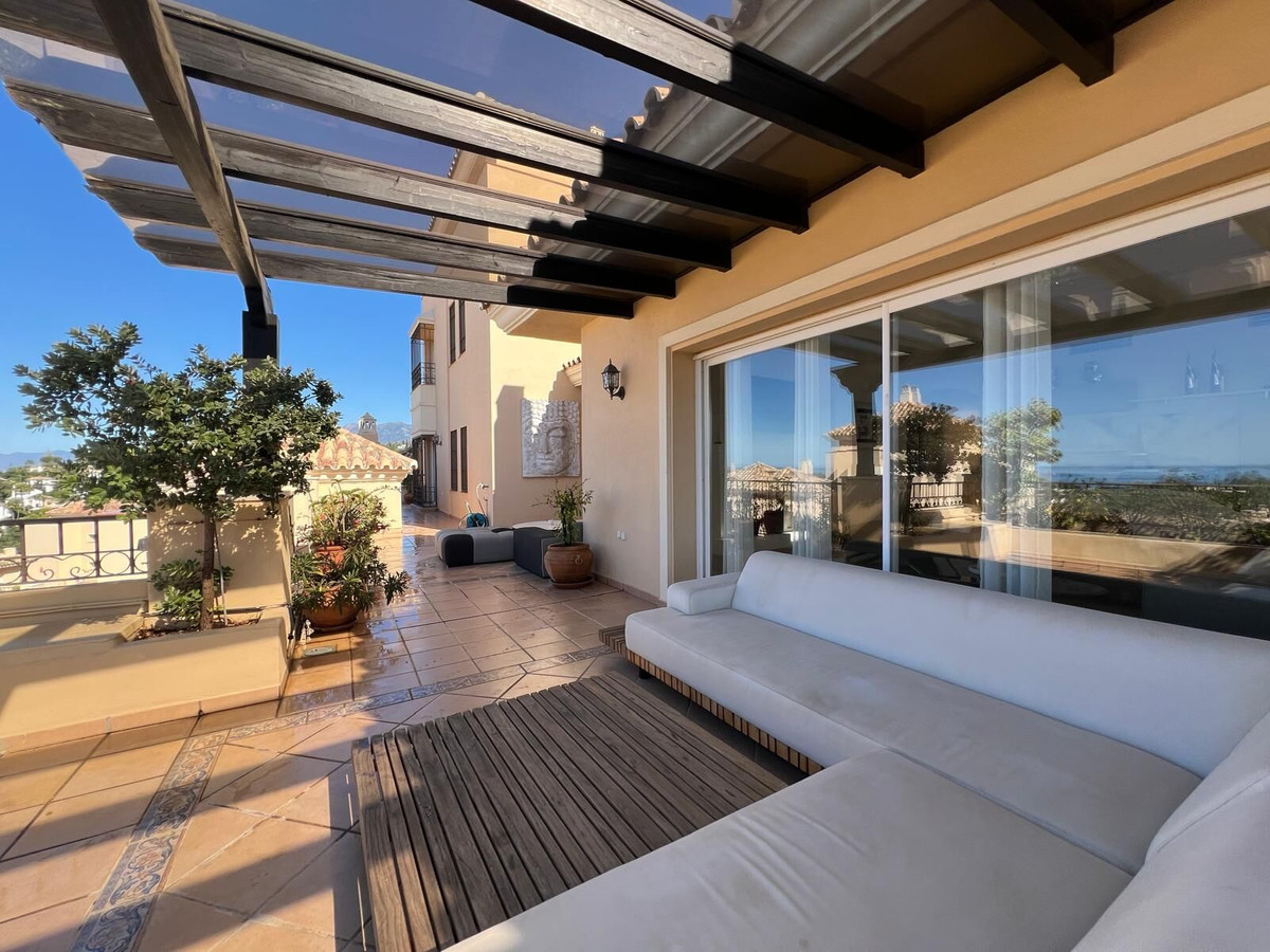 4 Bed Apartment for sale in Marbella Costa Del Sol, Málaga, Spain
