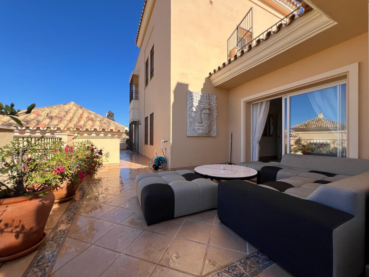 4 Bed Apartment for sale in Marbella Costa Del Sol, Málaga, Spain