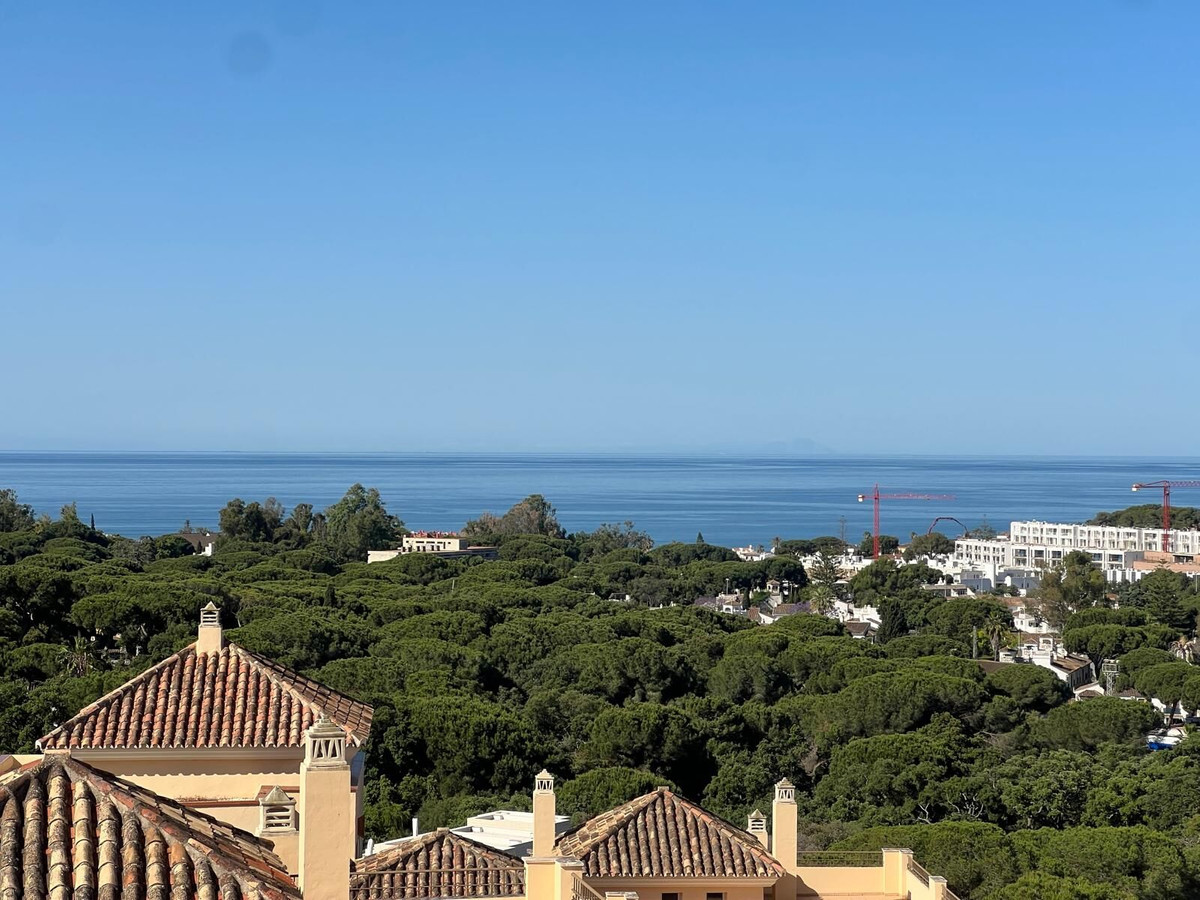 4 Bed Apartment for sale in Marbella Costa Del Sol, Málaga, Spain