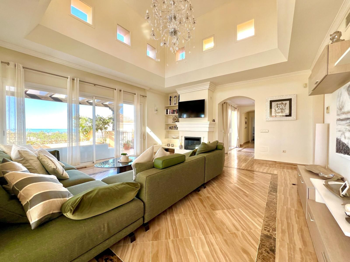 4 Bed Apartment for sale in Marbella Costa Del Sol, Málaga, Spain
