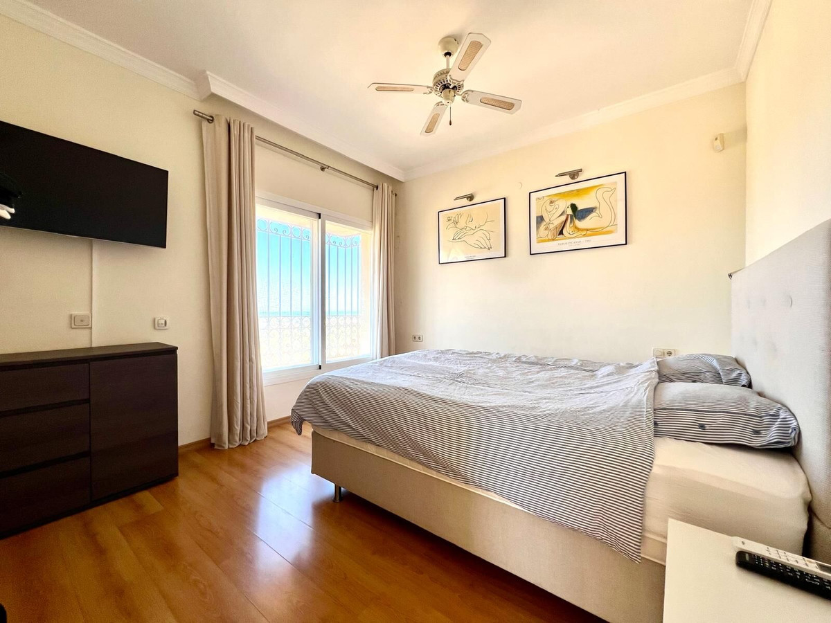 4 Bed Apartment for sale in Marbella Costa Del Sol, Málaga, Spain