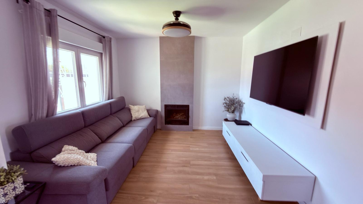Se vende Villa - Chalet de 4 dormitorios en Costa Blanca, Alicante, España