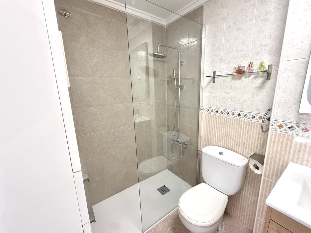 Se vende Apartamento Planta Media de 2 dormitorios en Costa Blanca, Alicante, España
