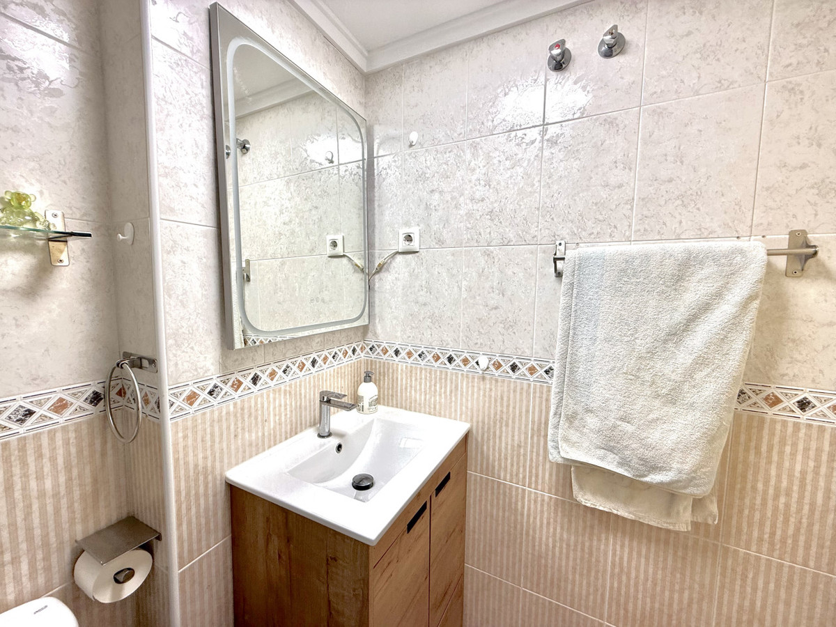 Se vende Apartamento Planta Media de 2 dormitorios en Costa Blanca, Alicante, España