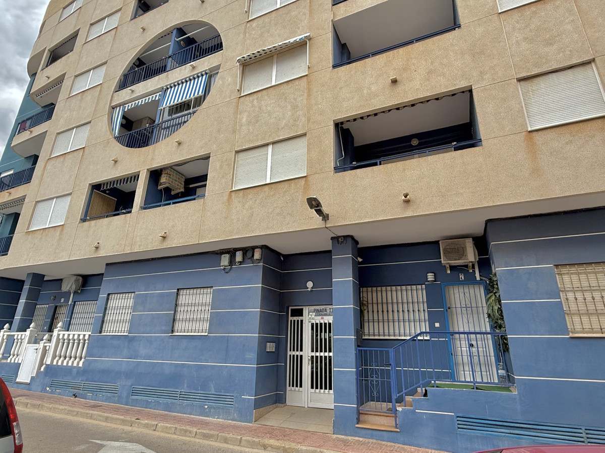 Se vende Apartamento Planta Media de 2 dormitorios en Costa Blanca, Alicante, España