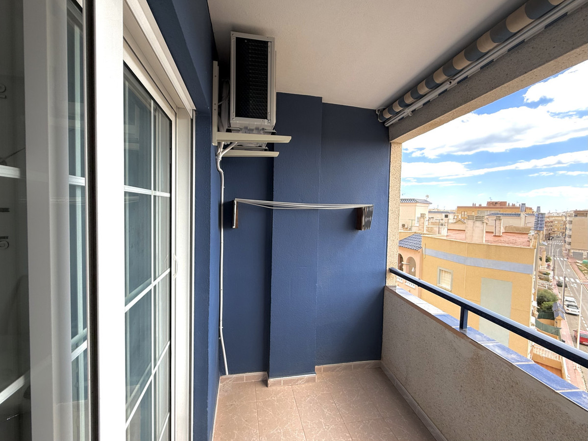 Se vende Apartamento Planta Media de 2 dormitorios en Costa Blanca, Alicante, España