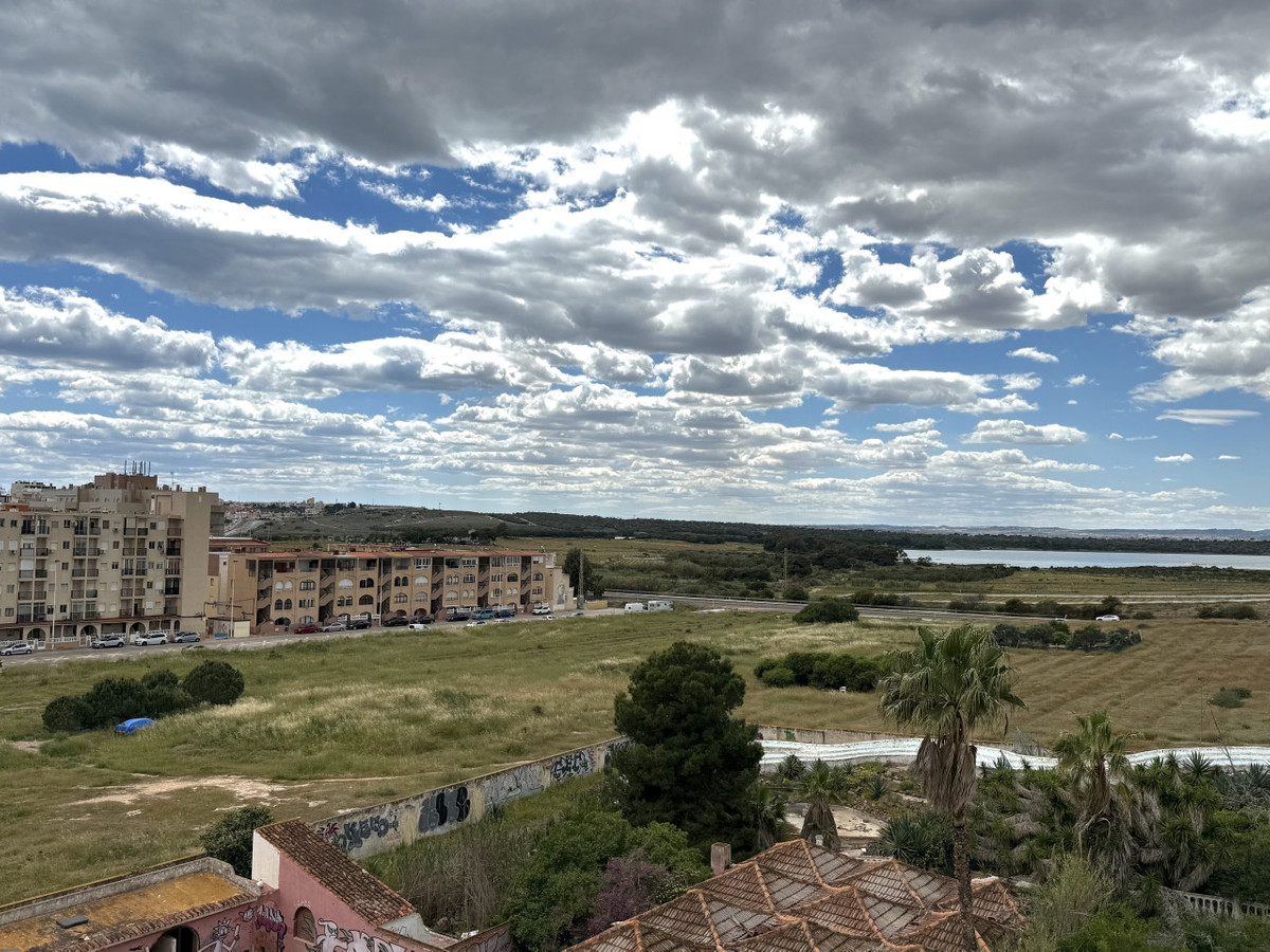 Se vende Apartamento Planta Media de 2 dormitorios en Costa Blanca, Alicante, España